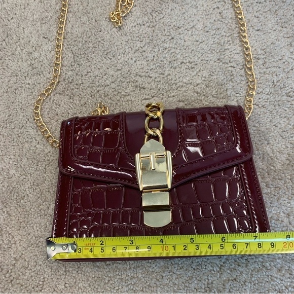 Red burgundy Messenger Bag small Shoulder Bag Crocodile pattern Flap chain Sling - Picture 10 of 12